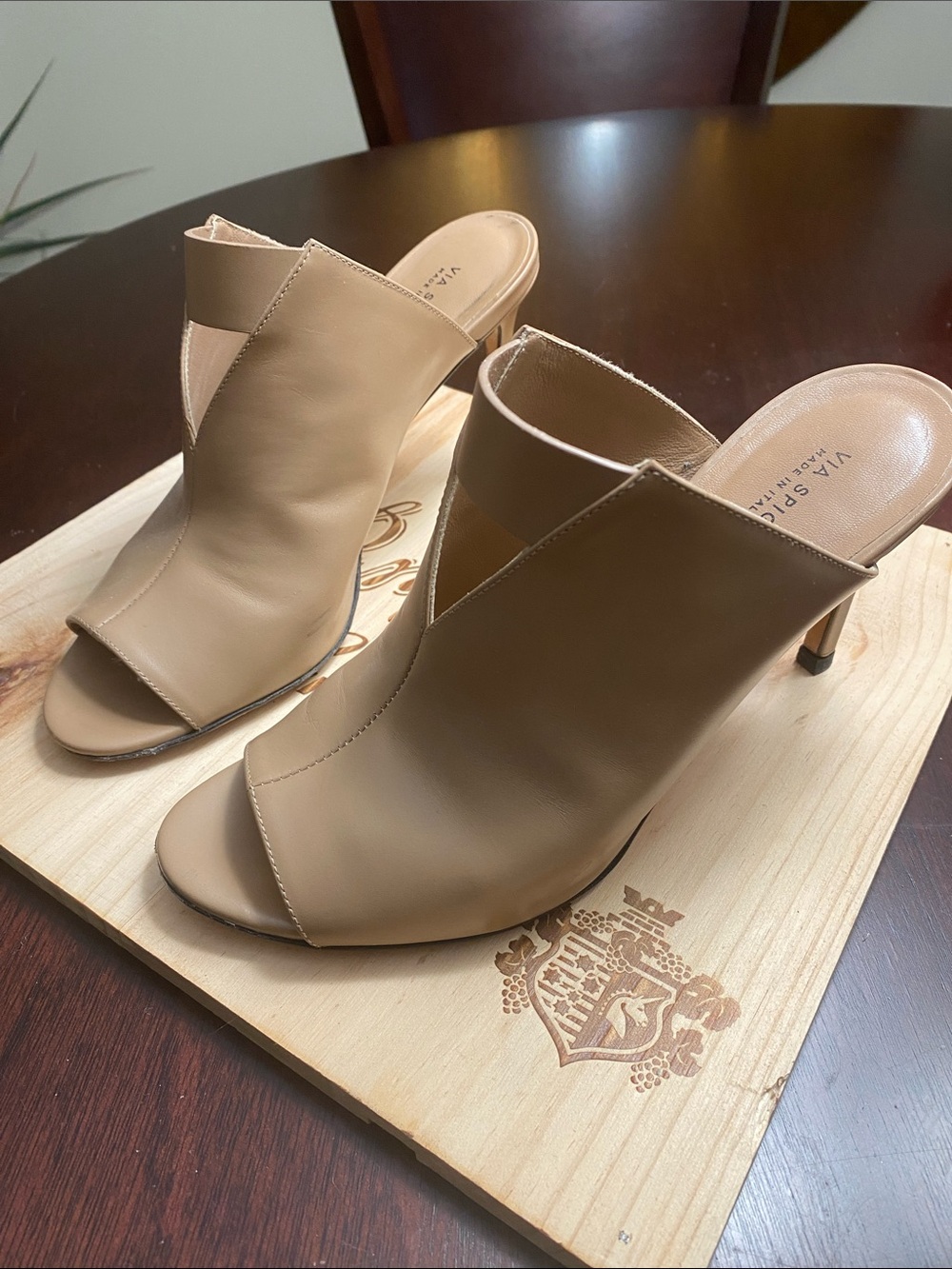 Via Spiga Beige Open-Toe Slip-On Mules